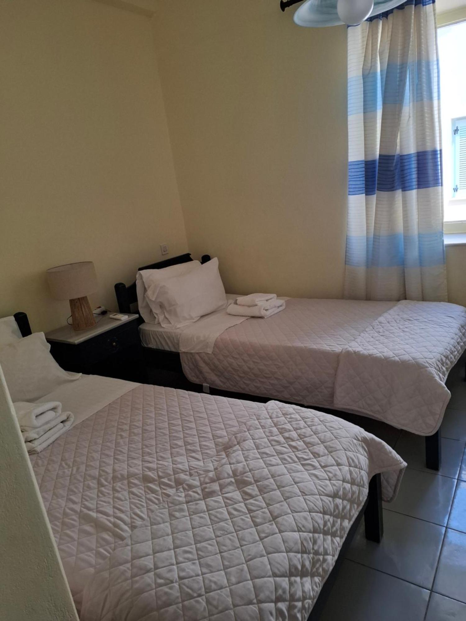 Old Harbor Apartments Spétses Екстериор снимка