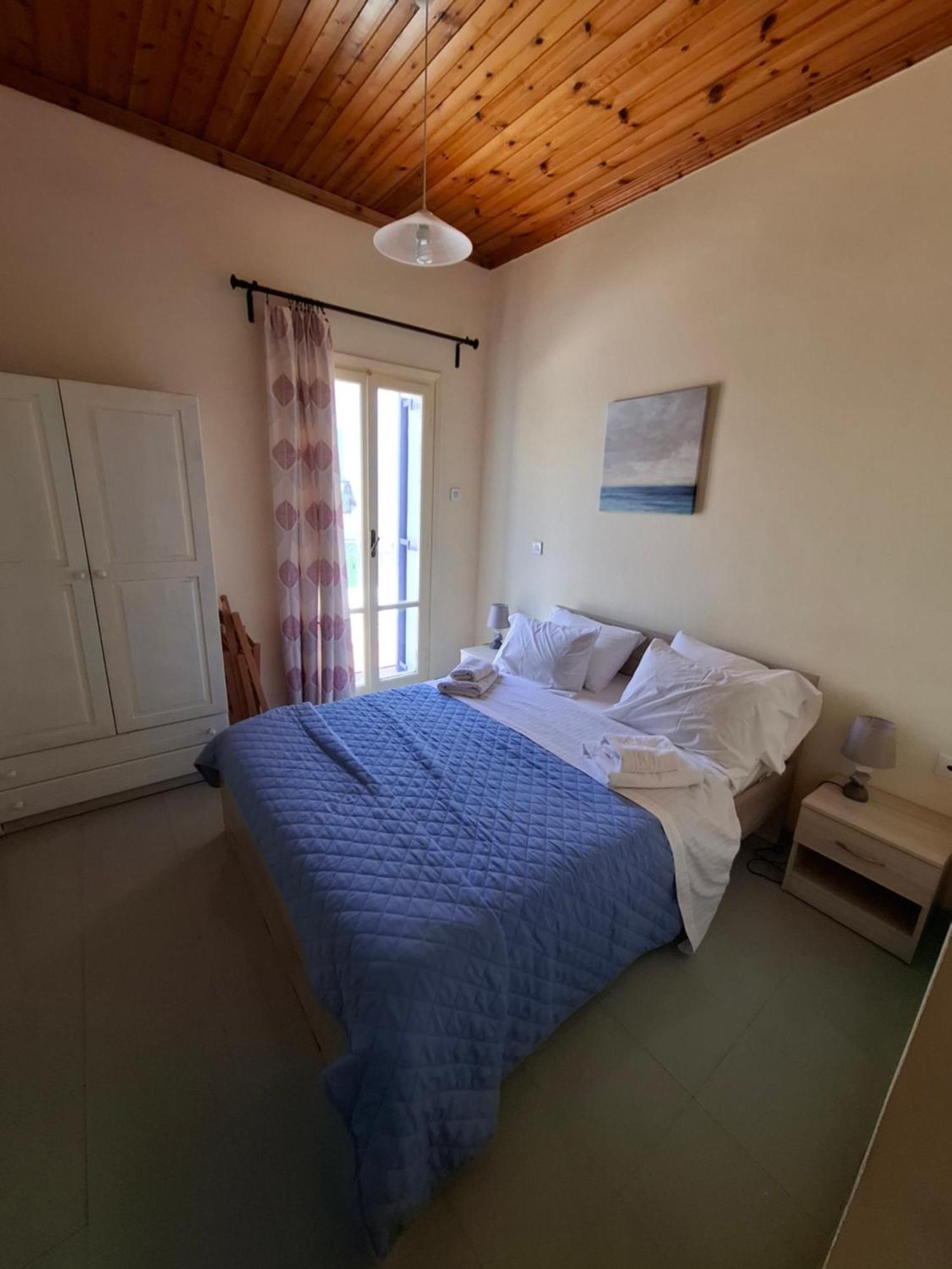 Old Harbor Apartments Spétses Екстериор снимка