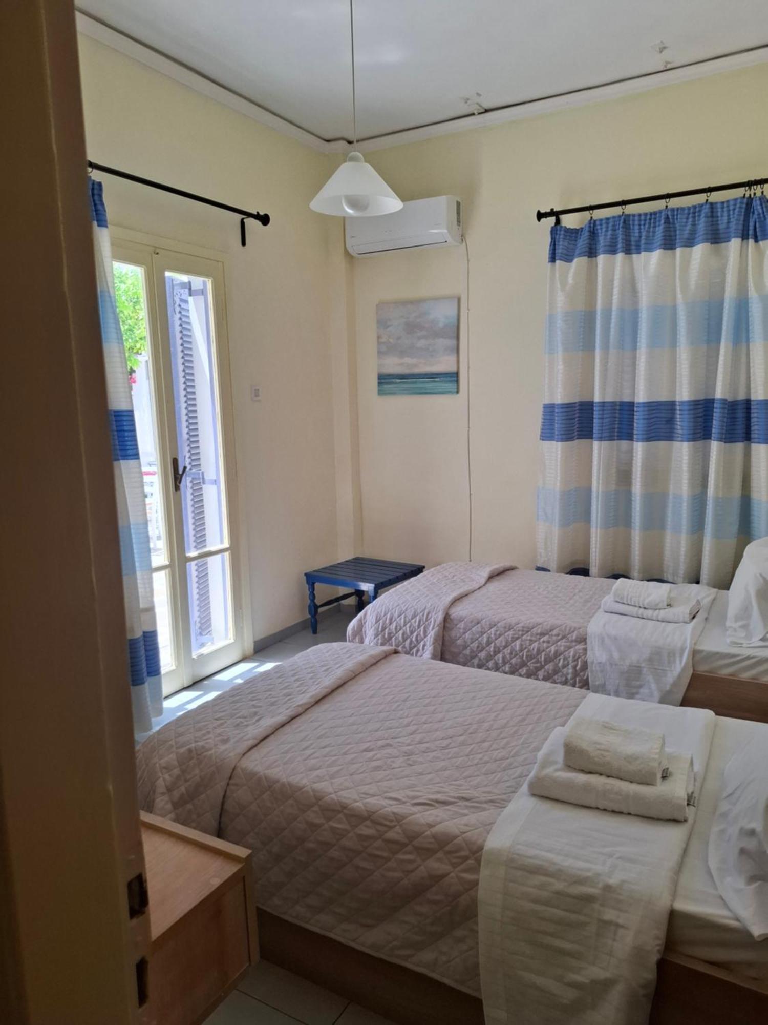 Old Harbor Apartments Spétses Екстериор снимка